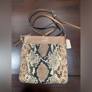 COACH MADISON PYTHON PRINTED NORTH/SOUTH SWING PACK